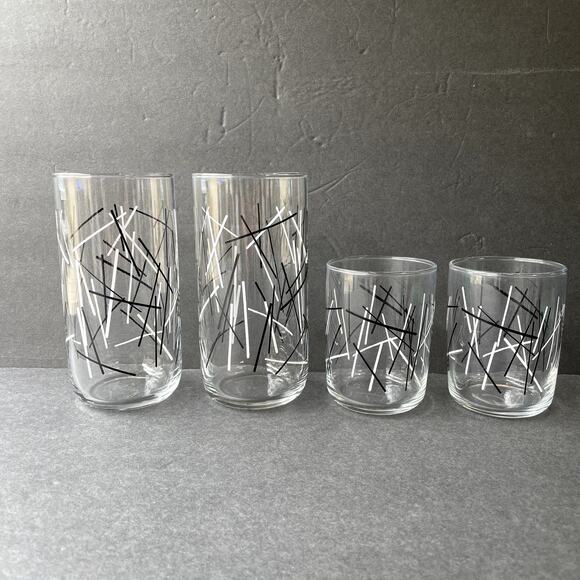 Set of 4 Vintage Libbey Glasses 2 Small 2 Tall Black White Abstract - Picture 2 of 9